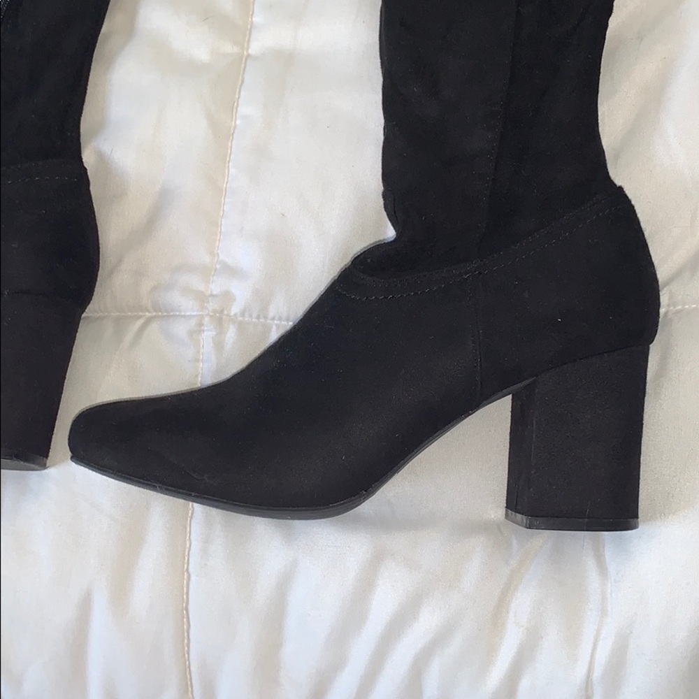 Black thigh high boots - Picture 2 of 3